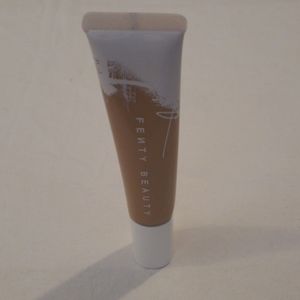 Fenty Beauty Hydrating Longwear